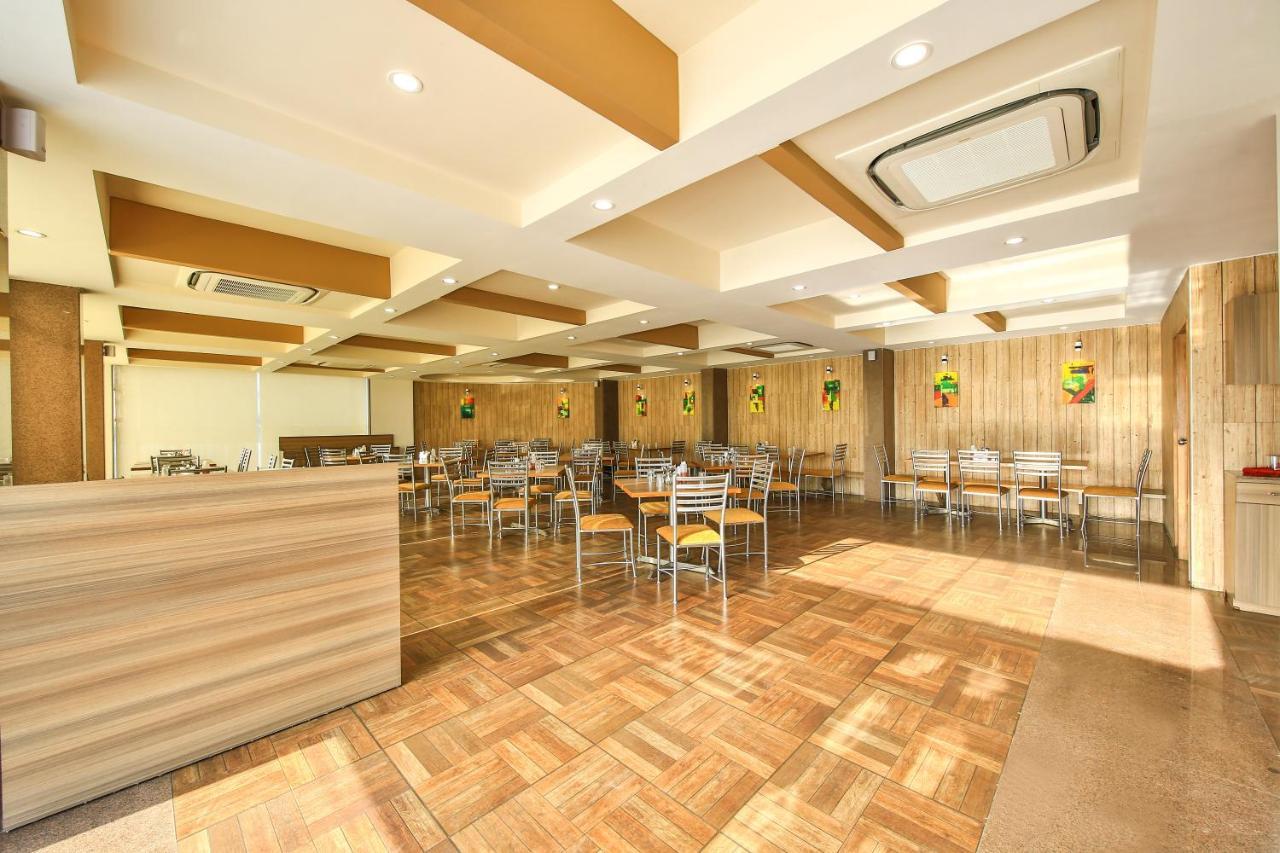 Hotel Flora Ahmedabad Exterior foto