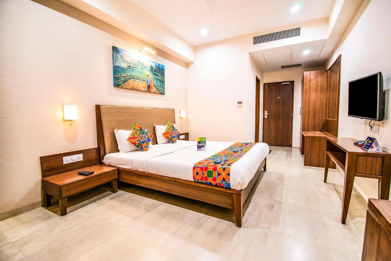 Hotel Flora Ahmedabad Exterior foto